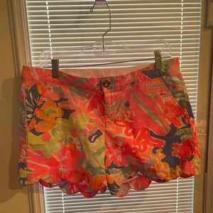 Lilly Pulitzer Buttercup shorts with scallop hem, size 8